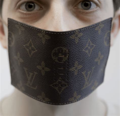 masque protection louis vuitton prix|Louis Vuitton's $480 face mask.